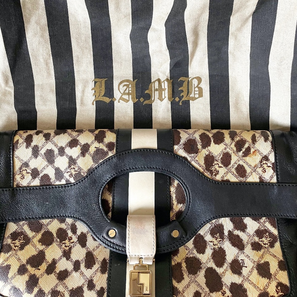 L.A.M.B clutch